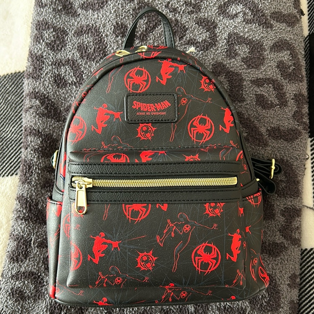 Lounge Fly- Spider-Man